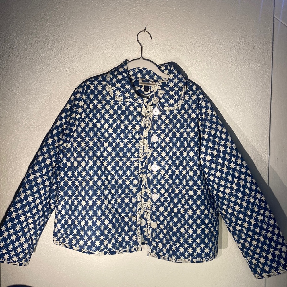 Universal Thread, Size: Medium, Color: Blue and White with flowery print